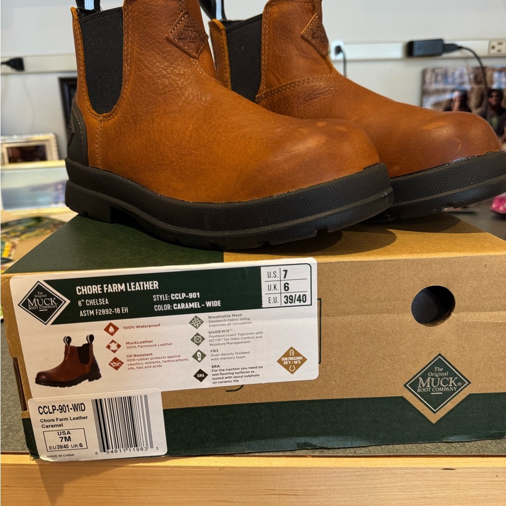 MUCK BRAND CHORE FARM LEATHER BOOTIE